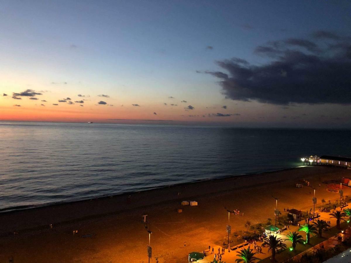 Magnolia Seaside Apartment Batumi Exterior photo